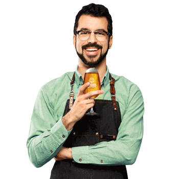 Mestre-Cervejeiro-com-um-Copo-na-mão